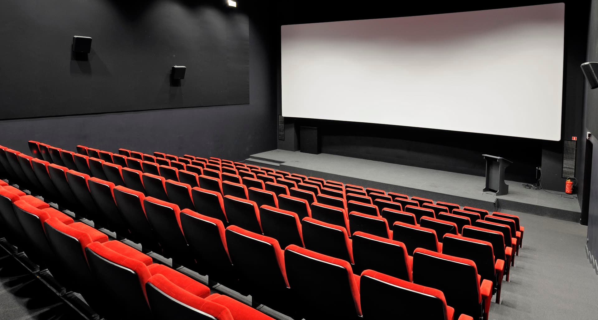 Cinema Lumière Anvers backdrop