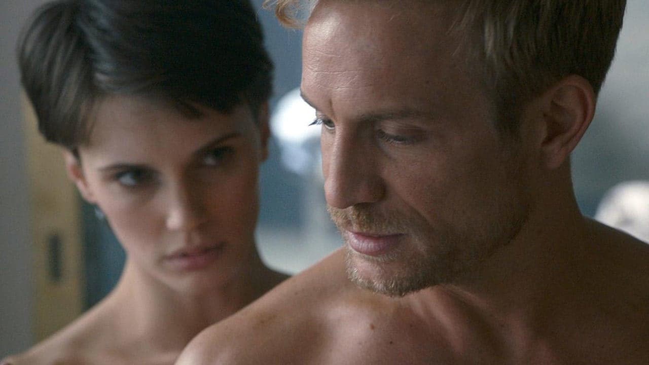 L'Amant double backdrop