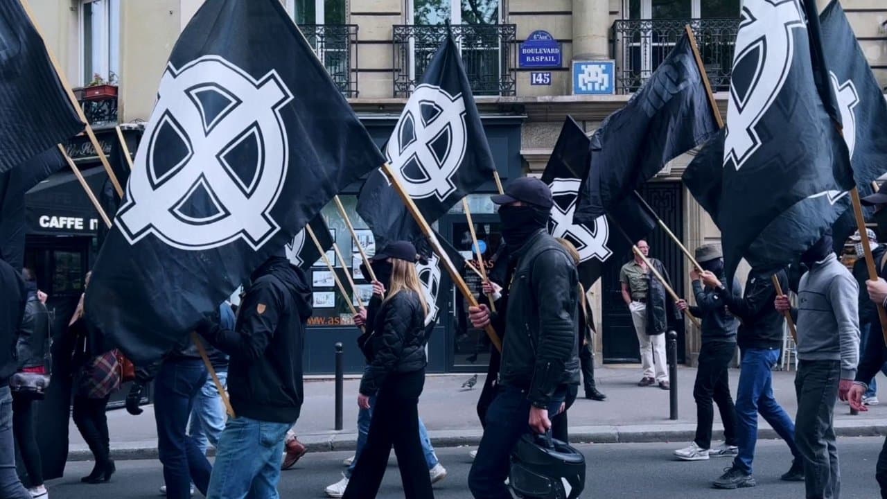 White power : au cœur de l'extrême droite européenne backdrop