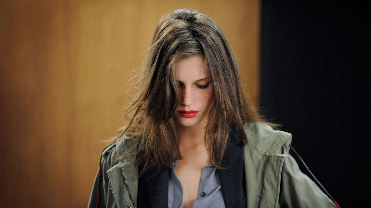 Jeune & Jolie backdrop