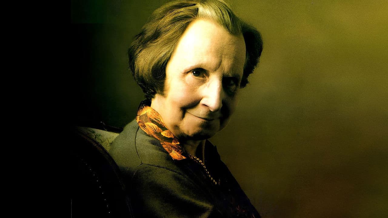 Tatie Danielle backdrop