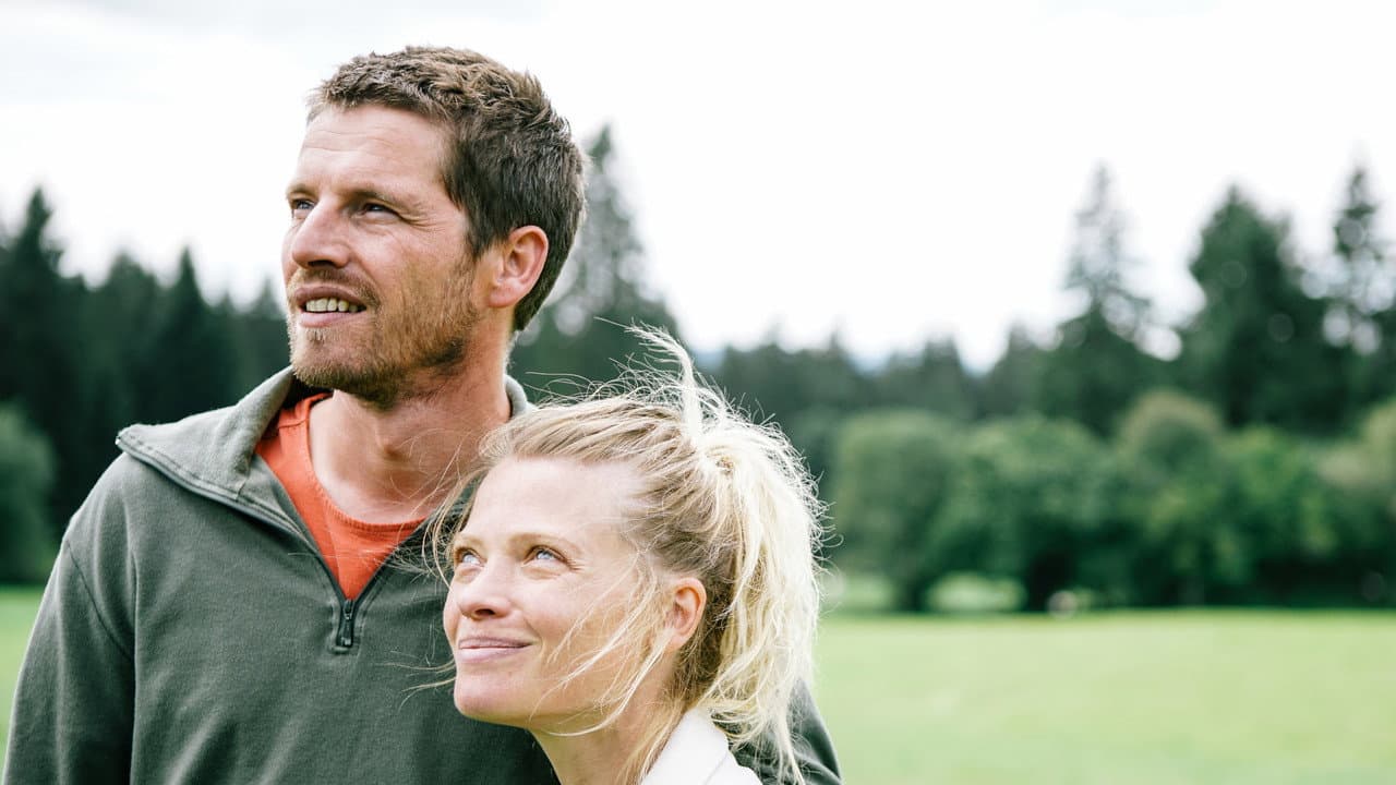 Le vent tourne backdrop