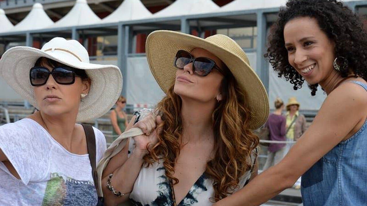 S.O.S. : Les Femmes à la mer backdrop