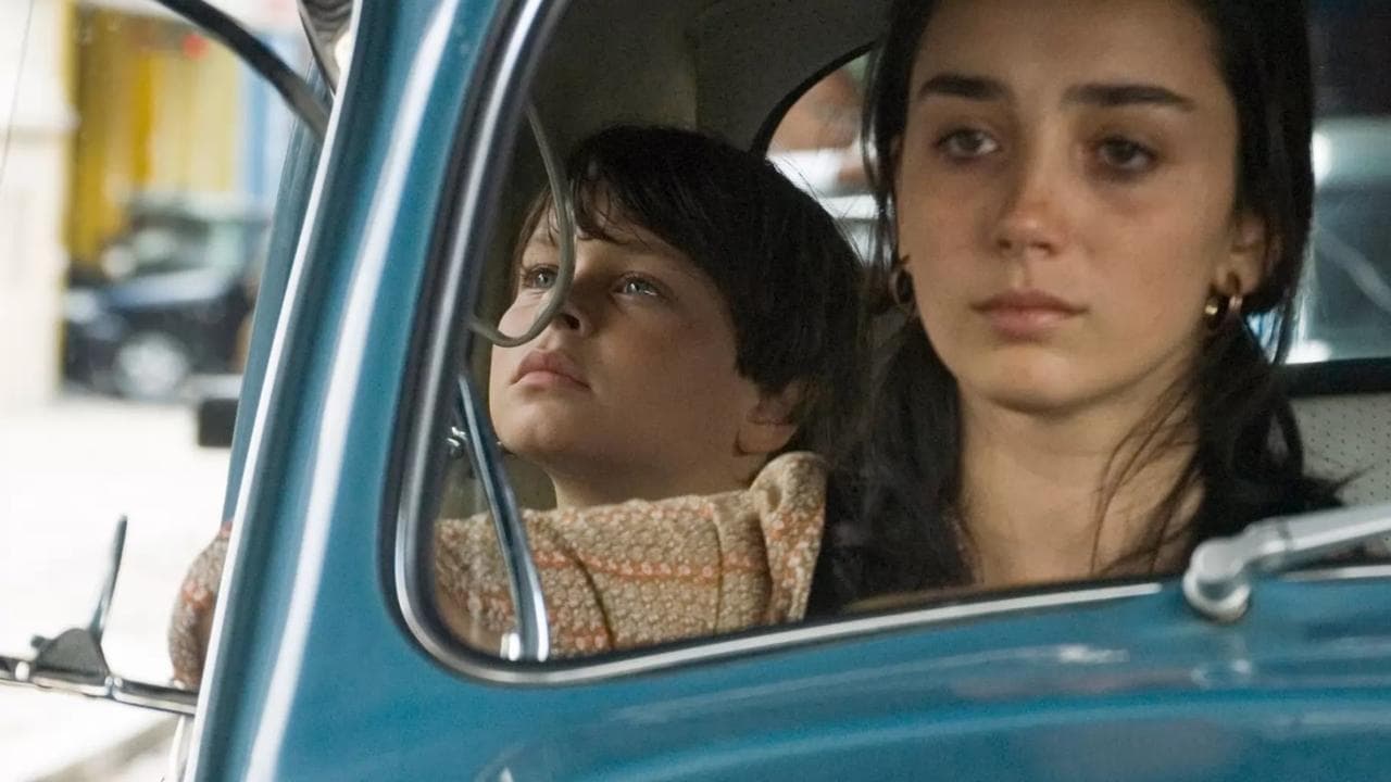 O Ano em que Meus Pais Saíram de Férias backdrop