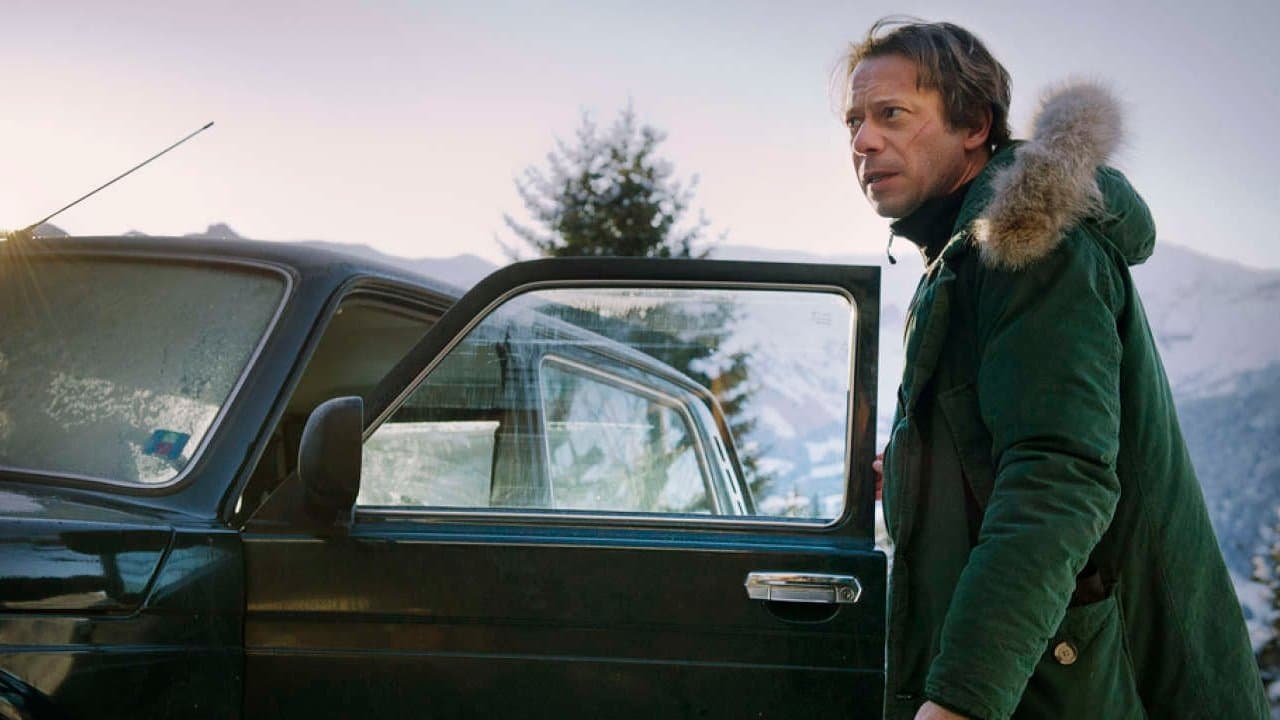 L'amour est un crime parfait backdrop