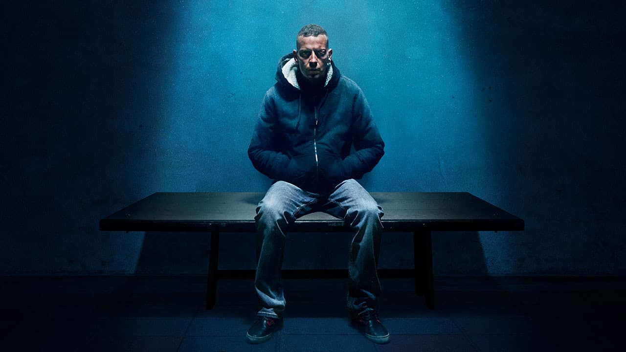 Sur ma peau backdrop