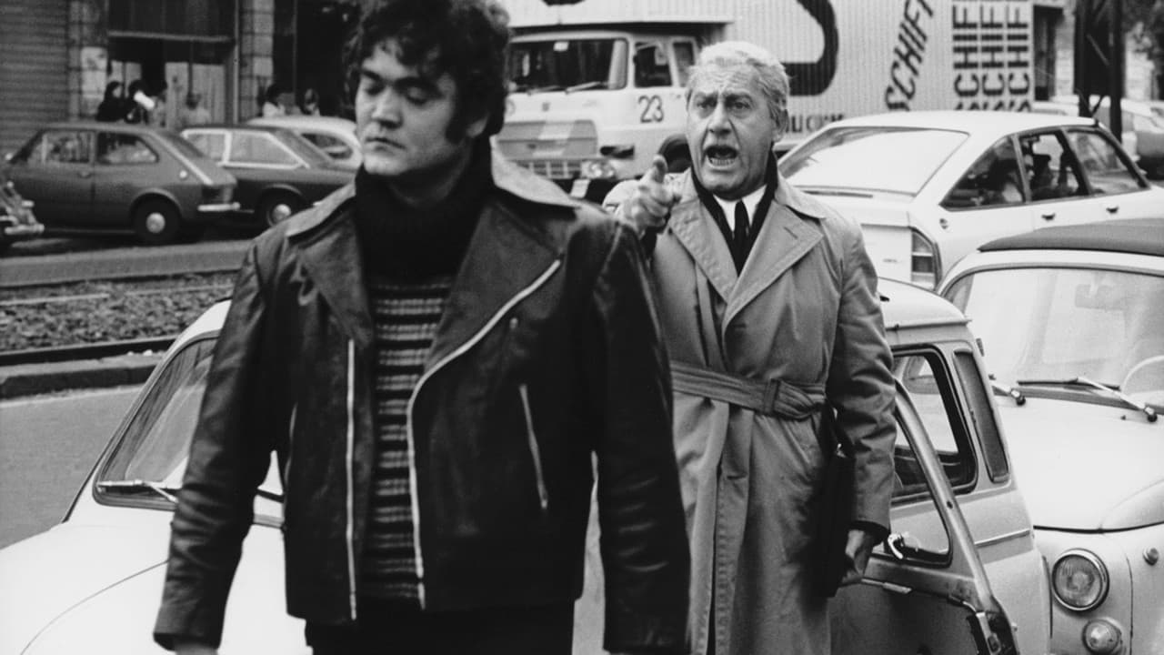 Un borghese piccolo piccolo backdrop