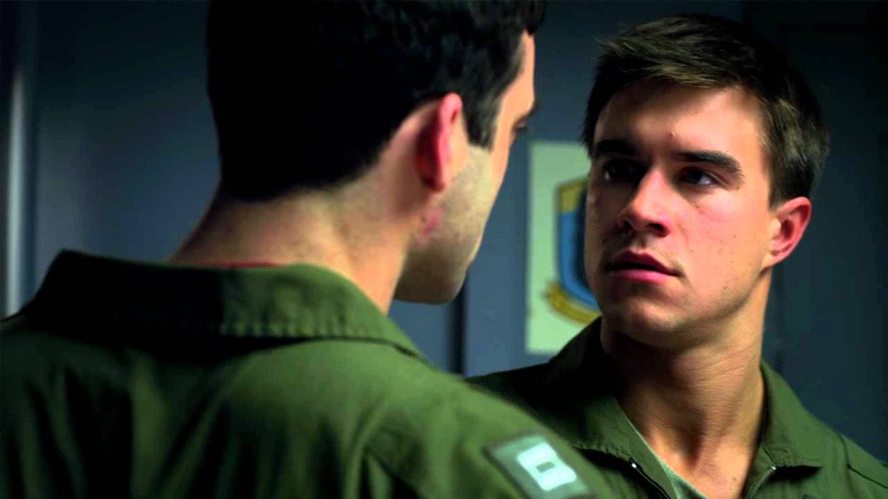 Se brûler les ailes trailer thumbnail