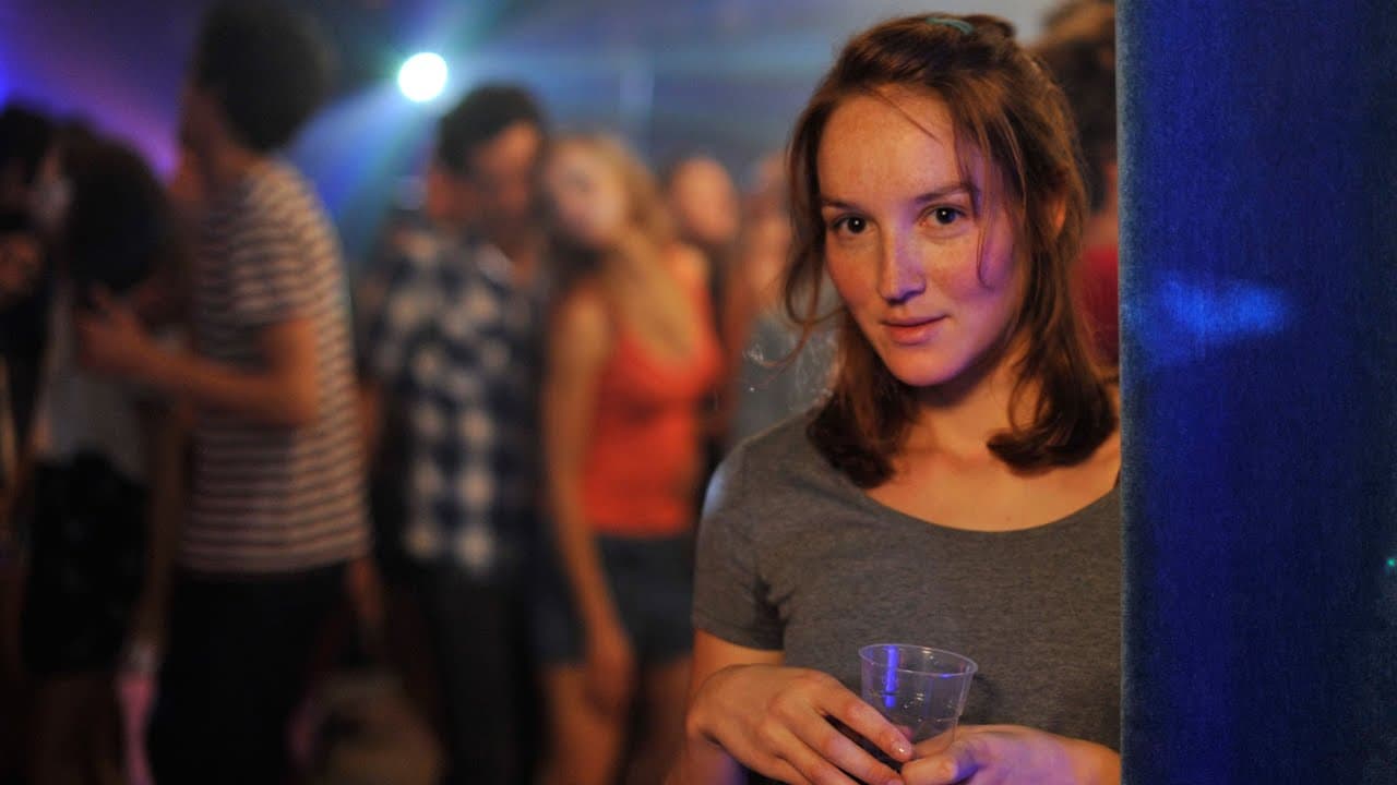 Une nouvelle amie trailer thumbnail