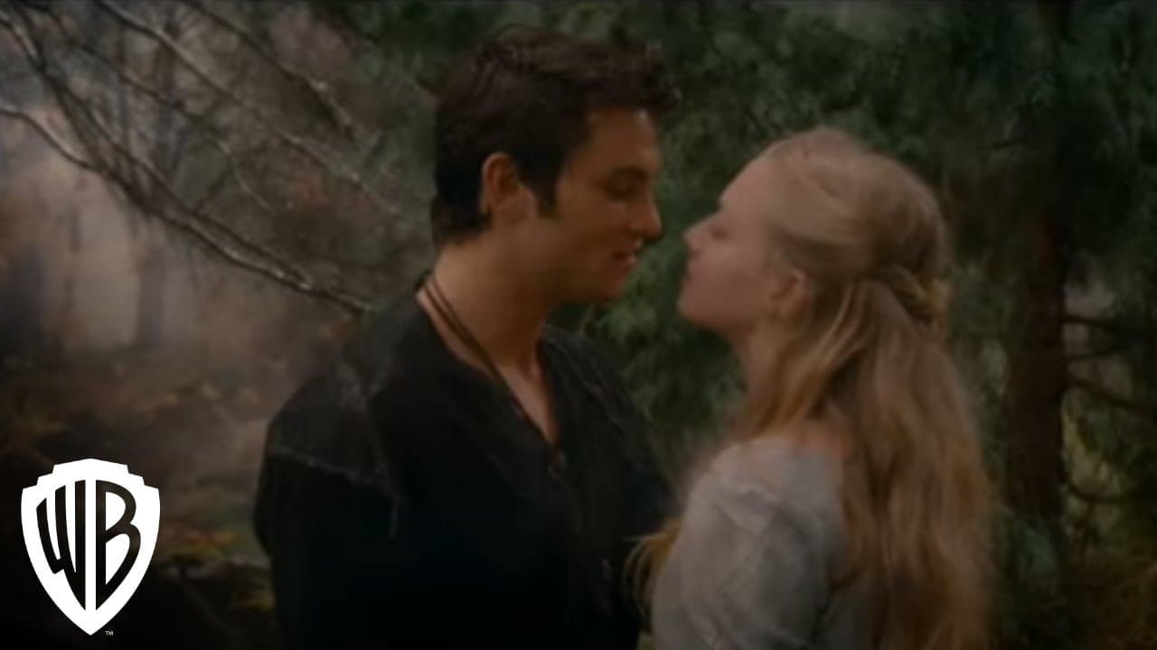 Red Riding Hood trailer thumbnail