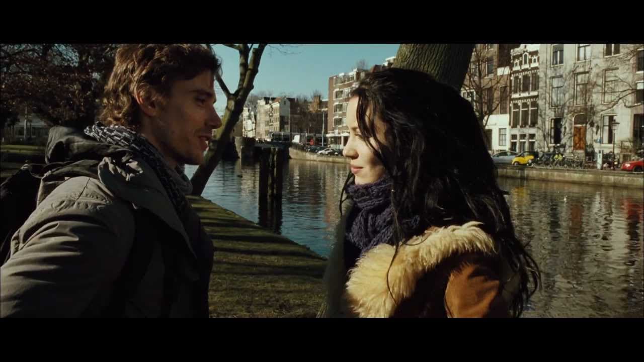 Paraísos Artificiais trailer thumbnail