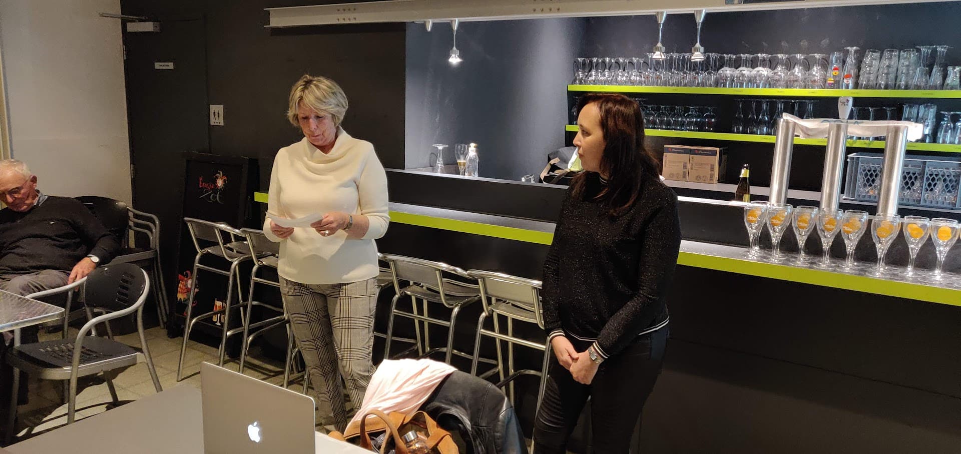 De Gulden Zonne backdrop