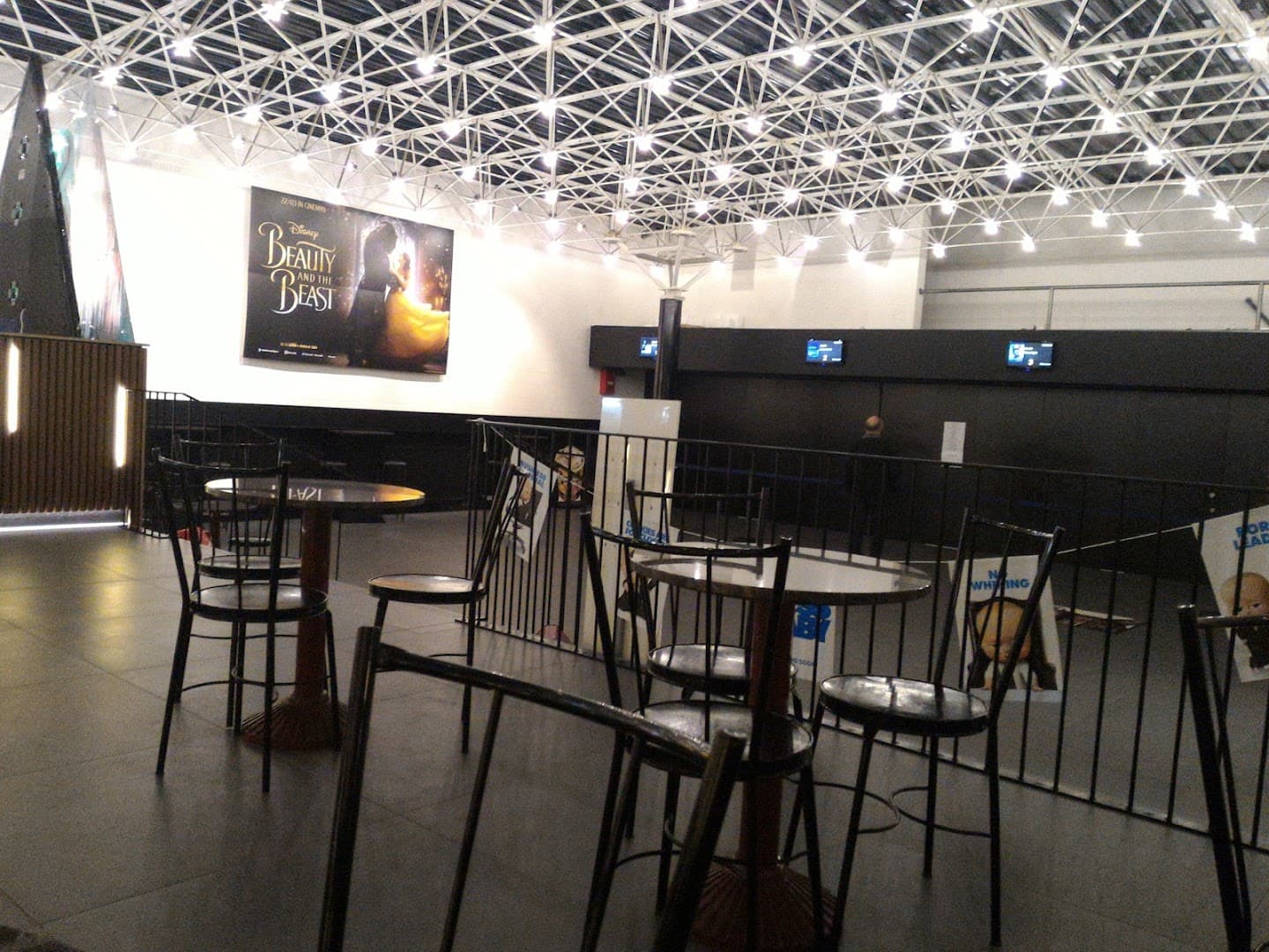 Studio Geel backdrop