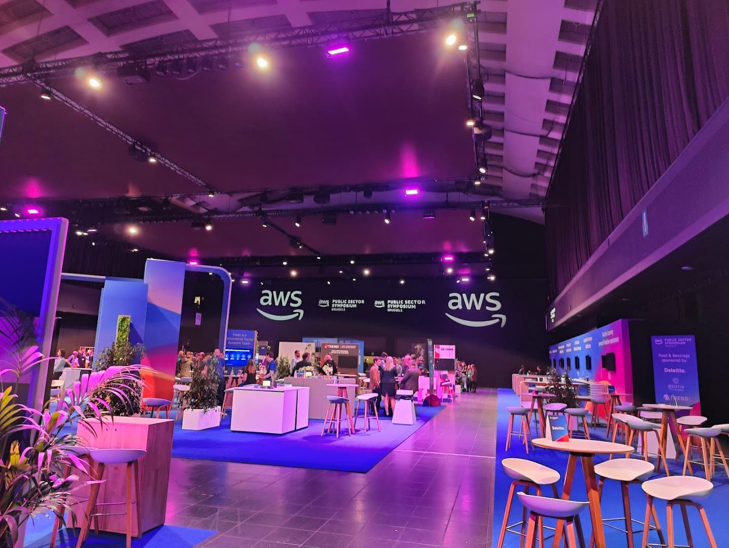 Brussels Expo - Palais 10 backdrop